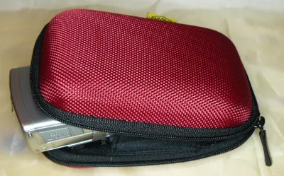 Produktbild von Hartschalentasche rot für Canon Ixus 185