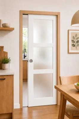 Immagine prodotto di Porta scorrevole Kenya bianca con vetro H204 x L93 cm, incasso, kit finitura Gd Menuserie