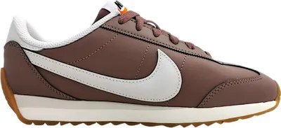 Image de Chaussures de sport Nike Pacific pour femmes, modèle à lacets, couleur rouge, style décontracté