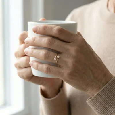Produktbild von Minimalistischer Echtgold Ring mit funkelnden Akzenten langlebig elegant und ideal für Alltag und besondere Anlässe.