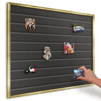 Produktbild von Magnettafel 80x60 cm mit goldenem Rahmen - Magnetische Metalltafel, Magnetpinnwand zur Wandmontage für Wohnzimmer, Küche, Flur, Kinderzimmer und Büro - Paneeltextur