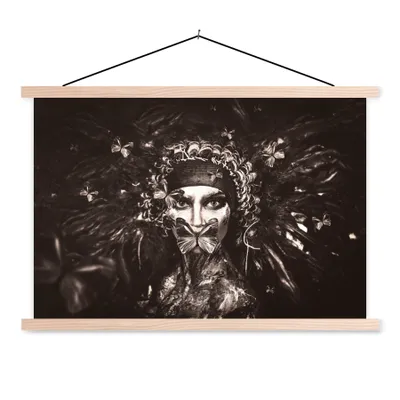 Produktbild von MuchoWow® Textilposter Frau - Schwarz - Weiß - Luxus 60x40 cm mit holzfarbenen Rahmen - Bilder