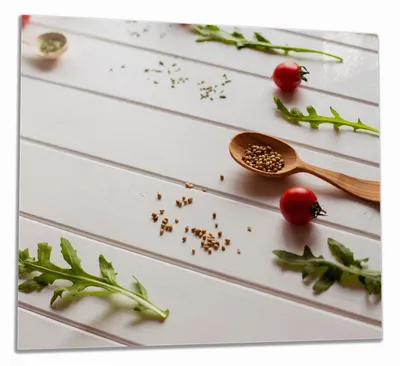 Produktbild von Wallario Herdabdeckplatte aus Glas, Größe 60 x 52 cm 1-teilig, Motiv Küche  Ruccola, Tomaten und Gewürze