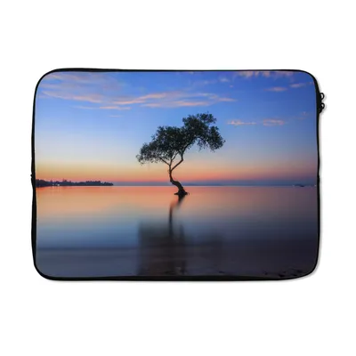 Produktbild von MuchoWow® Laptop Hülle 14 ZollBaum im Wasser Laptoptasche - Laptoptasche - Stoßsicher - Schutzhaube