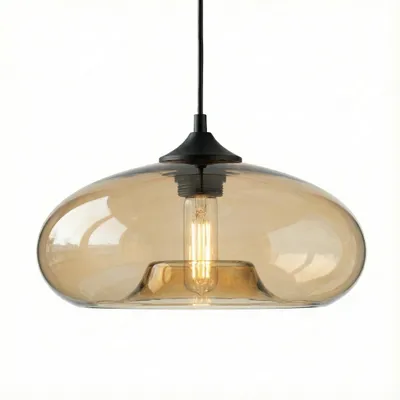 Produktbild von Hängelampe mit Glaslampenschirm für industrielles Design
