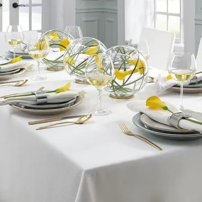 Produktbild von 6 Stück weiße Einwegtischdecken, Papiertischdecken für Biertische, 137 x 274 cm, rechteckige Tischdecken für Feiern, Hochzeiten und Weihnachten