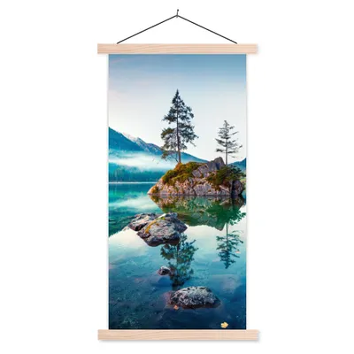 Produktbild von MuchoWow® Textilposter Berge - See - Bäume - Natur - Wasser 40x80 cm mit holzfarbenen Rahmen - Wohnzimmer