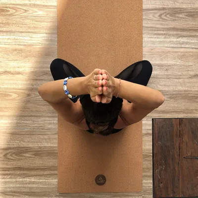 Image de Tapis de yoga de 5 mm, en liège et en caoutchouc, antidérapant, avec sac de yoga inclus, idéal pour une utilisation à domicile