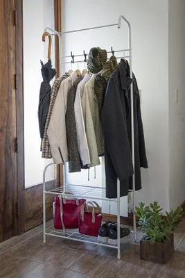Immagine prodotto di Portaabiti Famanu con ripiano per scarpe - Appendiabiti autoportante, dimensioni 60 x 35 x 163 cm