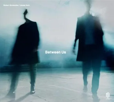 Produktbild von Between Us