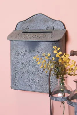 Obrázek produktu pro Schránka na dopisy Clayre & Eef 26x10x35 cm šedá železná květina