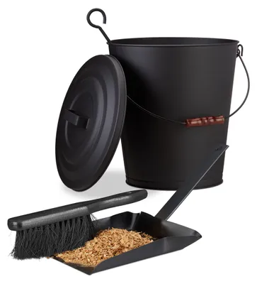 Productafbeelding van Set van 2 stuks voor het reinigen van de kachel: asbak, veegset. Materiaal: staal. Met deksel, handvat en houten handgreep. Inhoud: 24 liter. Plat model, kleur: zwart
