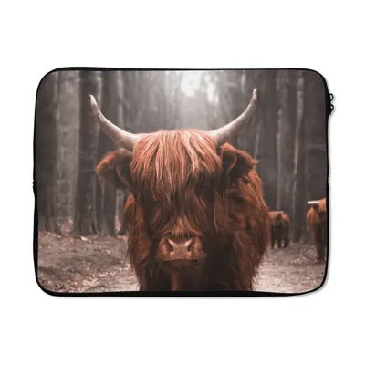 Produktbild von MuchoWow® Laptop Hülle 17 Zoll Laptoptasche Schottischer Highlander - Tiere - Wald - Zipper - Schutzabdeckung