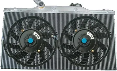 Immagine prodotto di Radiatore, materiale in alluminio, dimensioni del nucleo 698 mm x 350 mm, dimensioni complessive 473 mm x 720 mm, dimensioni di ingresso/uscita 32 mm, configurazione a 2 file