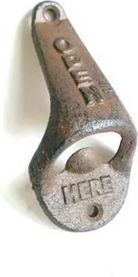 Produktbild von B&S Wandflaschenöffner aus massiven Gusseisen 10 cm