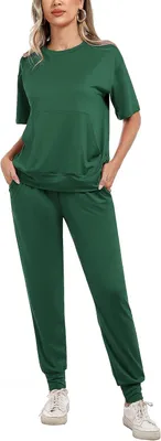 Productafbeelding van Tweedelig joggingpak voor dames in loungestijl, met bovenstuk met korte mouwen en lange broek