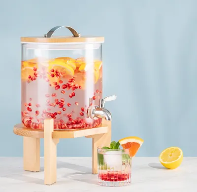 Produktbild von Navaris 5L Getränkespender mit Zapfhahn aus Edelstahl - Glas Wasserspender mit Stand aus Buchen Holz - Spender aus hitzebeständigem Borosilikatglas