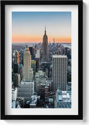 Produktbild von Blick auf New Yorker Architektur– Wandbild mit Rahmen – Gerahmtes Bild  – Wanddekoration – 40x60 cm –  Schwarz
