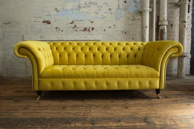 Immagine prodotto di Divano Chesterfield giallo in pelle, imbottito, a tre posti
