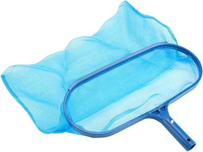 Immagine prodotto di Aspirafango per piscine con tubo telescopico, ideale per la pulizia efficiente di foglie e acqua sporca.