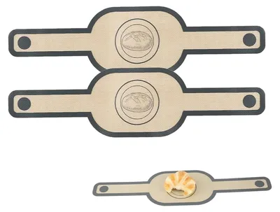 Produktbild von Silikon-Backmatte mit langen Griffen für die Verarbeitung von Teig