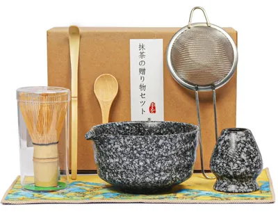 Produktbild von Matcha Besen Set 7-teilig Schwarz mit Bambusbesen, Schale mit Ausgießer, Halter, Sieb, Löffel, Tuch