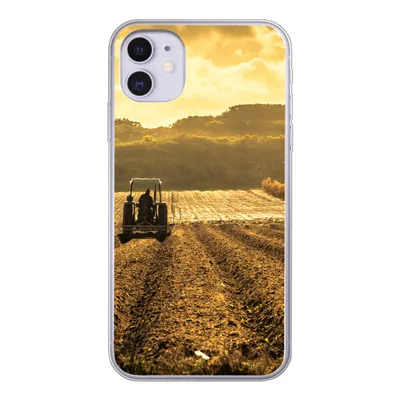 Produktbild von MuchoWow® Handyhülle Schutzhülle Hülle für iPhone 11 Traktor - Bauernhof - Berg Silikon Softcase Handy Hülle - Handytasche