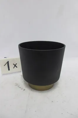Produktbild von Gilde Übertopf, Dora, Aluminium, schwarz, VE 2, D. 17.5 cm Höhe: 17.50 cm Durchmesser: 17.50 cm 69809