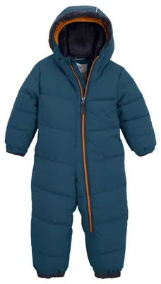 Imagen del producto de El abrigo acolchado para niños de Killtec, con capucha, ideal como traje de nieve, es resistente al agua