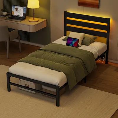 Image de Lit en métal 90 x 200 cm avec éclairage LED et port USB, sommier à lattes, cadre de lit au design industriel naturel, capacité de charge jusqu'à 158 kg, silencieux