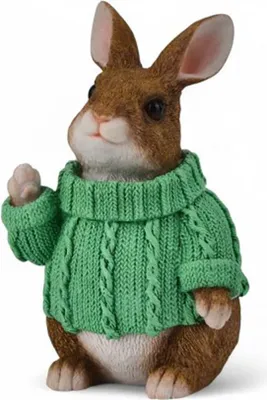 Produktbild von Deko Hase mit grünem Pullover – Sitzende Hasenfigur aus Kunstharz 23,5 cm