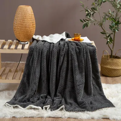Zdjęcie produktu dla Graue dicke Decke 150x200 SHERPA BOTH SIDED SHERPA WINTER WET WALLOWER