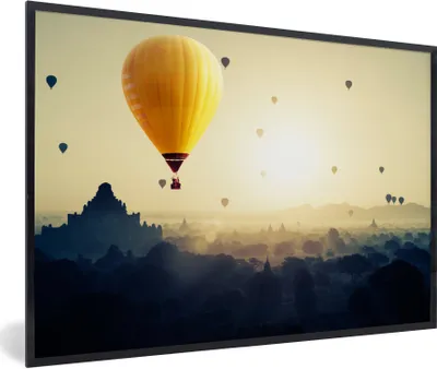 Produktbild von MuchoWow® Gerahmtes Poster Heißluftballon - Nebel - Myanmar 30x20 cm - Poster mit Schwarzem Bilderrahmen Wandposter Rahmen Foto Bilder - Kunstdruck - Bild-Poster