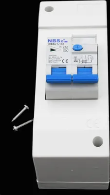 Immagine prodotto di Scatola portafusibili + interruttore magnetotermico 30 mA caravan roulotte barca 230V