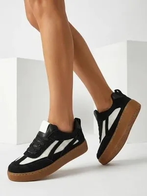 Produktbild von Schwarze Sneaker mit Mesh und Gummisohle, Größe 38
