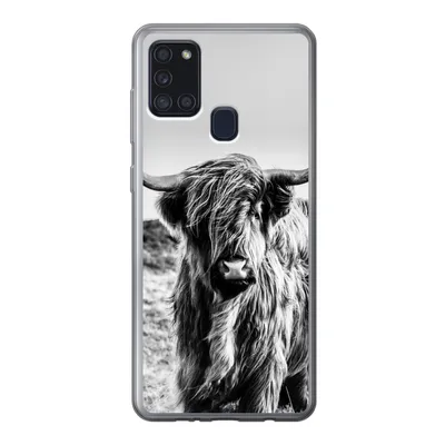 Produktbild von MuchoWow® Handyhülle Schutzhülle Hülle für Samsung Galaxy A21s Kuh - Schottischer Hochländer - Schwarz - Weiß - Tier - Natur - Wildtiere Silikon Softcase Handy Hülle - Hartschale