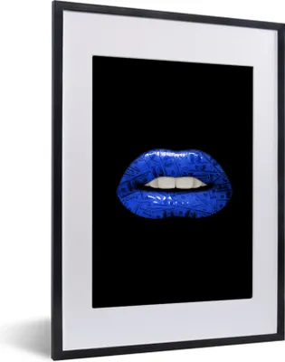 Produktbild von MuchoWow® MuchoWow® Gerahmtes Poster Lippen - Geld - Blau 30x40 cm - Poster mit zchwarzem Bilderrahmen - Wandposter Schlafzimmer