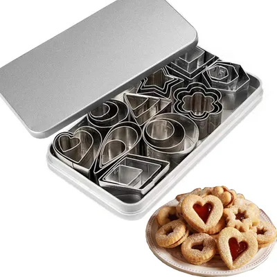 Produktbild von Mini-Ausstecherset - 30 Stück - Edelstahl - vielseitige Formen