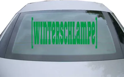Produktbild von Indigos UG - Aufkleber Heckscheibe & Motorklappe DE6428 - grün - 600x286 mm - Winterschlampe - Auto Scheiben Fenster Heckklappe Tuning Racing JDM - Die cut