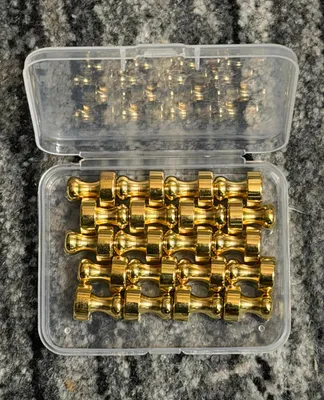 Produktbild von Set mit 20 Kegelmagneten in Schwarz, Gold und Silber