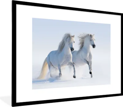 Produktbild von MuchoWow® Gerahmtes Poster Winter - Pferde - Schnee 80x60 cm - Poster mit Schwarzem Bilderrahmen Wandposter Rahmen Foto Bilder - Schlafzimmer-Dekorationen - Fotoposter