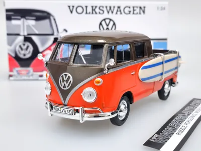 Produktbild von Motormax 79560CRB VW T1 Pritsche mit Surfbrett creme braun 1:24