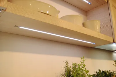 Produktbild von UNIT LED Leuchte Weiß Touchschalter 62 LEDs 1000mm 375LM