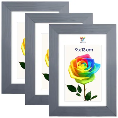 Produktbild von MG Design 3er Set Bilderrahmen 9 x 13 cm - Fotorahmen mit Grau Echtholzrahmen und bruchsicherem Acrylglas, Hoch & Quer zum Aufhängen, zum Aufstellen