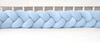 Produktbild von Bettschlange geflochten Velours 400 cm – Himmelblau | Bettumrandung Babybett Nestchen | Letino