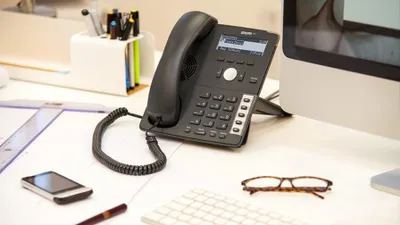Produktbild von Snom 715 Telefon, Rufnummernanzeige, Freisprechfunktion, Ethernet, USB-Anschluss