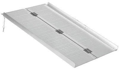 Productafbeelding van Rolstoelhelling - Opklapbare laadhelling - Aluminium - Antislip oppervlak - Verhoogde zijranden - 123 x 74 cm