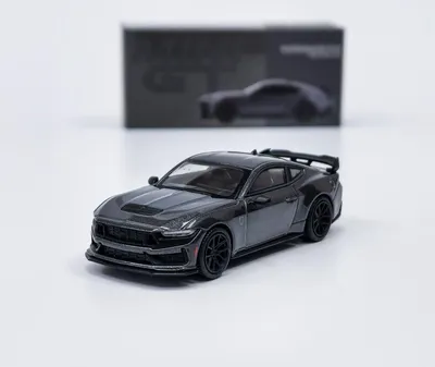 Image de Ford Mustang Dark Horse 2024, couleur gris carbone - Mini GT, échelle 1:64