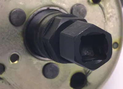 Immagine prodotto di BIKESERVICE Estrattore per ruote a stelo L'estrattore può essere utilizzato con e M22 x 1,0 mm,