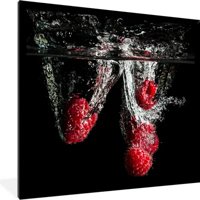 Produktbild von MuchoWow® Gerahmtes Poster Himbeeren - Obst - Stilleben - Wasser - Schwarz - Rot 40x40 cm - Poster mit Schwarzem Bilderrahmen Wandposter Rahmen Foto Bilder - Mit Rahmen - Wanddekoration Schlafzimmer